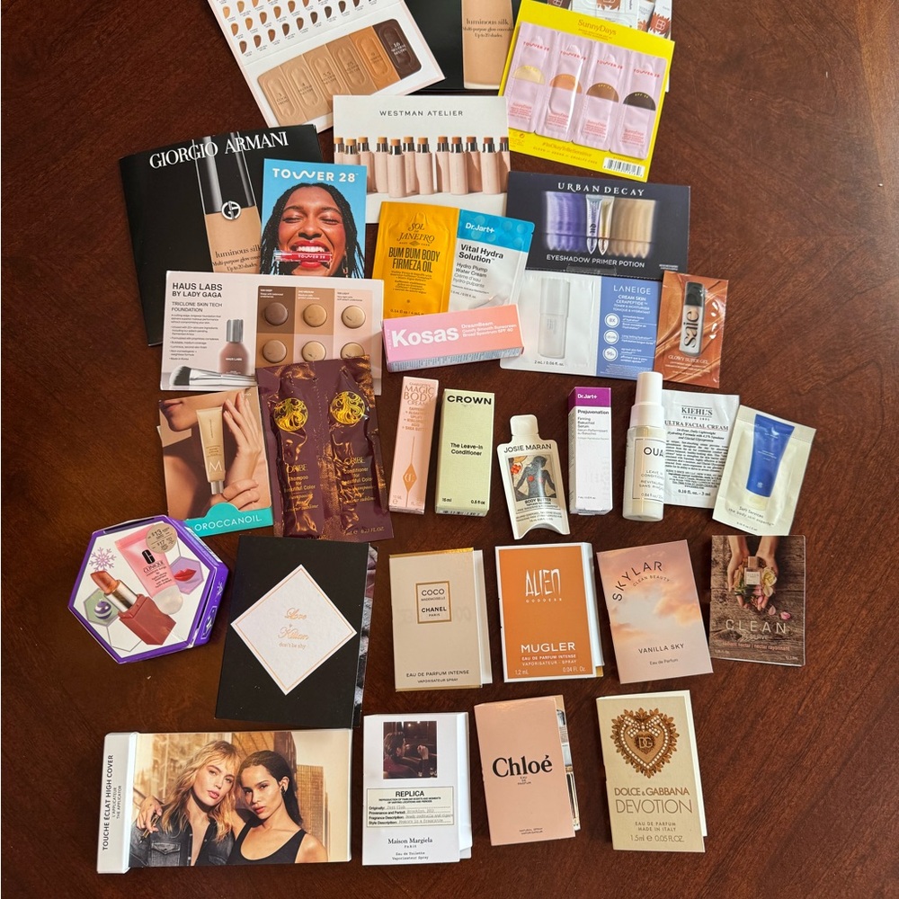 Bundle of 35 Luxury Beauty Samples including $13 Clinique Lip Set